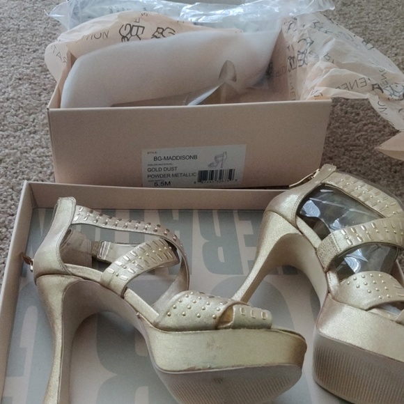 BCBGeneration Maddison gold sandals size 5.5M - Picture 8 of 8